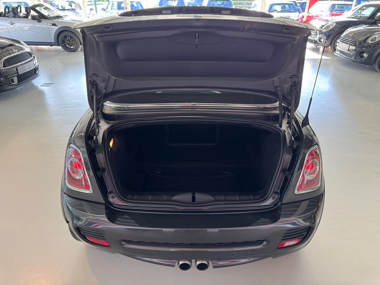 MINI Cooper S Roadster 2012, achterklep open